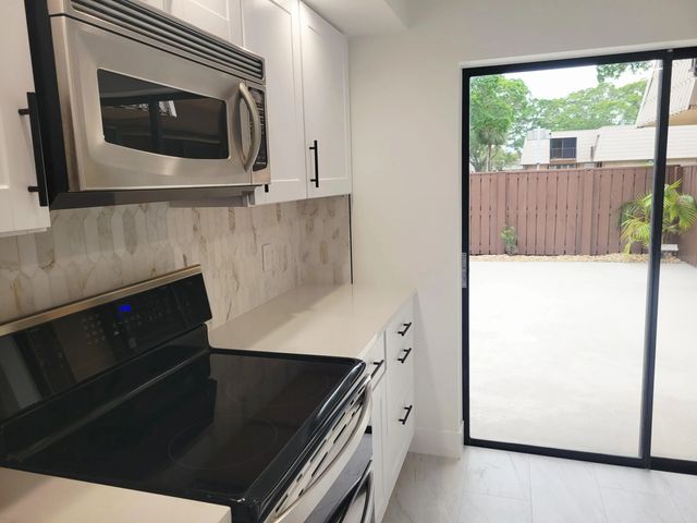 4 of 24 - 5428 54th Way, West Palm Beach, FL