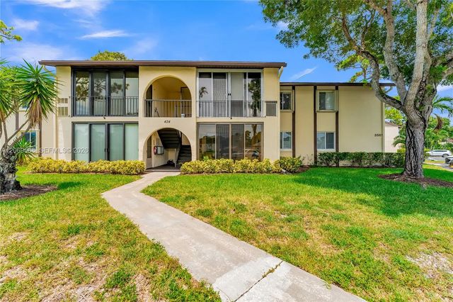 3561 Pine Tree Court #d-1, Greenacres