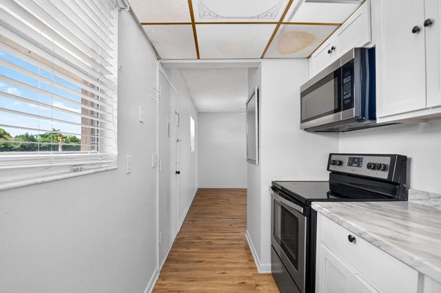 4 of 19 - 200 Bonnie Boulevard W #131, Palm Springs, FL
