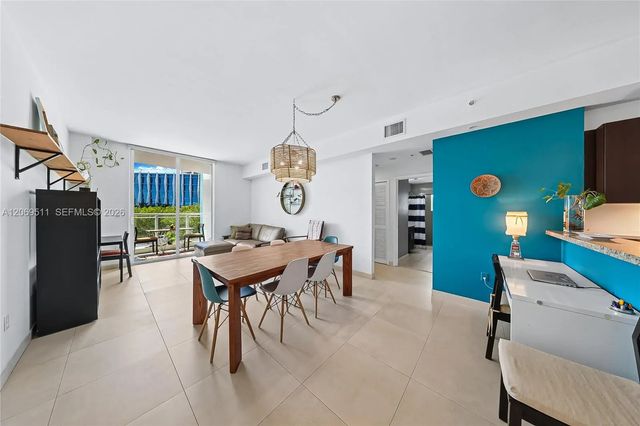 4 of 17 - 2020 Prairie Avenue #302, Miami Beach, FL