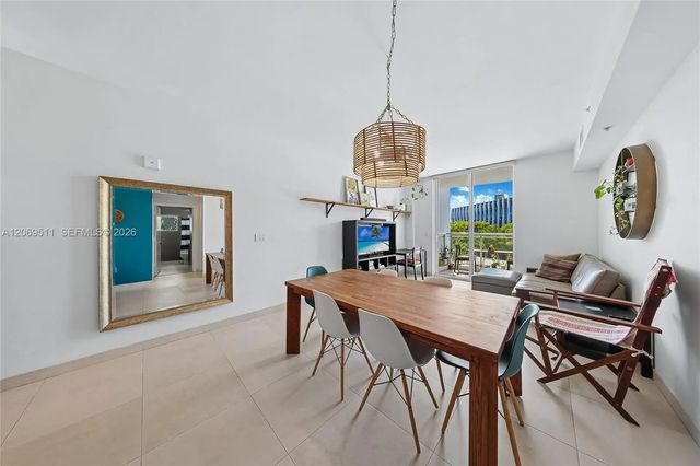 5 of 17 - 2020 Prairie Avenue #302, Miami Beach, FL