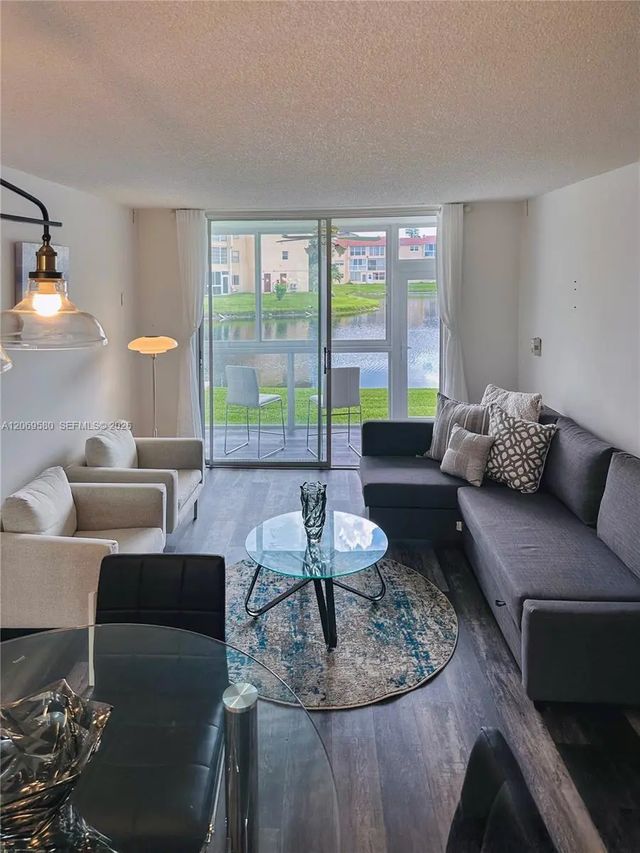 3 of 12 - 8881 Sunrise Lakes Boulevard #108, Sunrise, FL