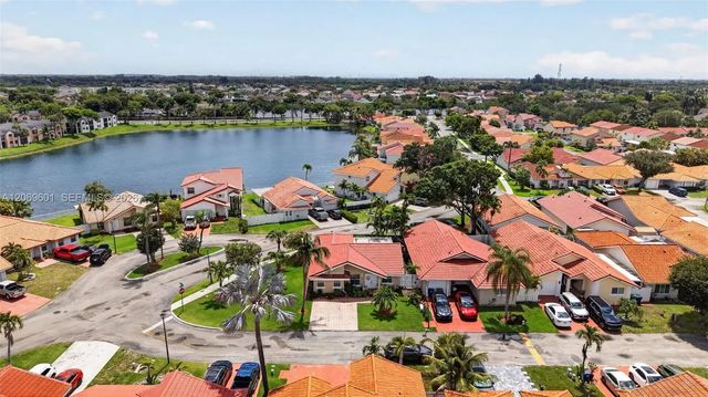 18847 Nw 83rd Place, Hialeah
