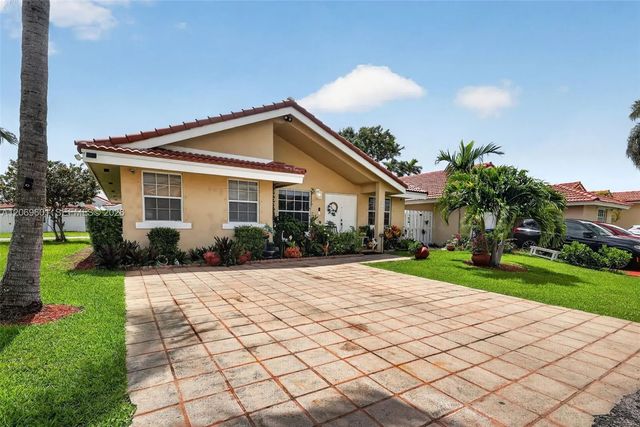 5 of 42 - 18847 Nw 83rd Place, Hialeah, FL