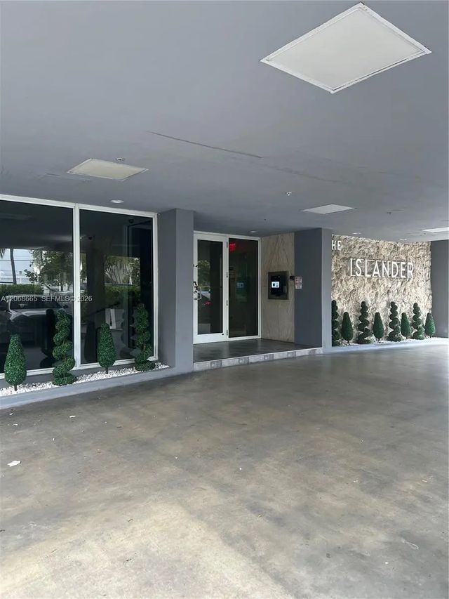 3 of 58 - 1255 Collins Avenue #705, Miami Beach, FL