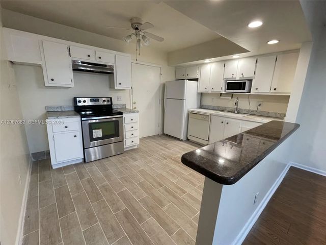 2061 Nw 47th Terrace #306, Lauderhill
