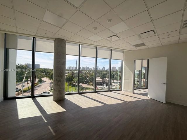 2 of 9 - N/A, Aventura, FL
