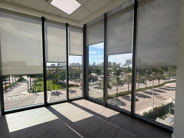 3 of 9 - N/A, Aventura, FL