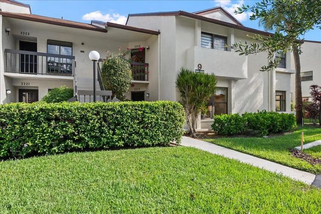 5 of 39 - 3323 Lucerne Park Drive, Greenacres, FL