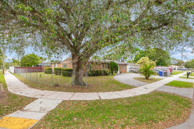 3 of 47 - 6500 Sw 16th Court, North Lauderdale, FL