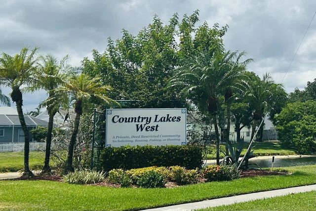 2 of 27 - 5266 Harwood Lane, Lake Worth, FL