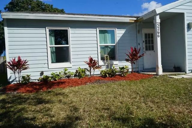 4 of 27 - 5266 Harwood Lane, Lake Worth, FL