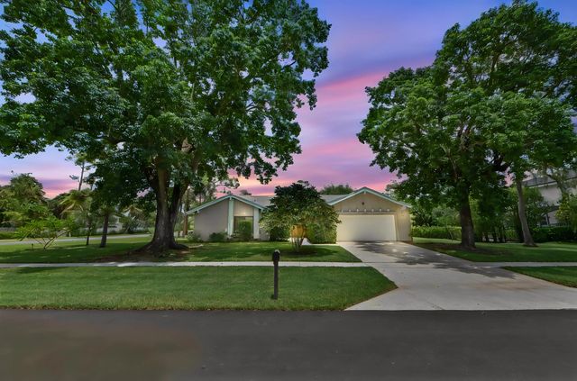 12373 Sawgrass Court, Wellington