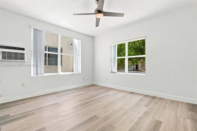 3 of 19 - 119 Menores Avenue #2, Coral Gables, FL