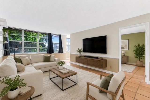 2 of 17 - 2771 Taft Street #407, Hollywood, FL