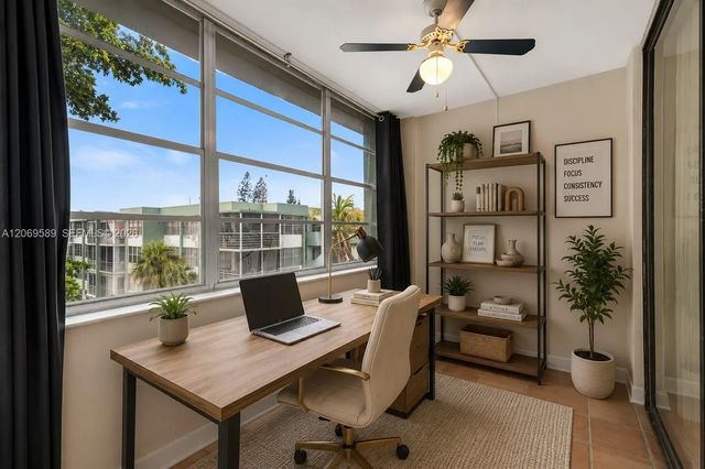 4 of 17 - 2771 Taft Street #407, Hollywood, FL