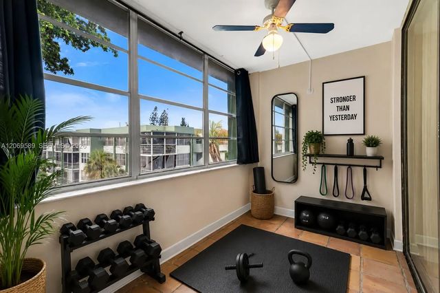 5 of 17 - 2771 Taft Street #407, Hollywood, FL