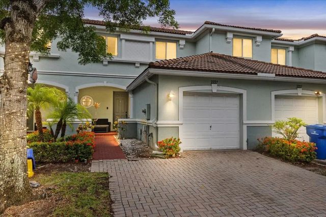 2 of 43 - 2227 Oakmont Drive, Riviera Beach, FL