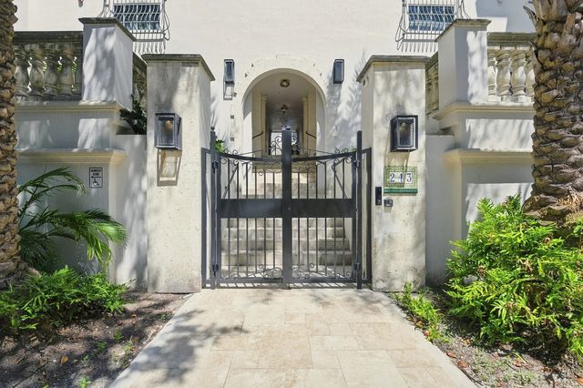 243 Meridian Avenue #113, Miami Beach