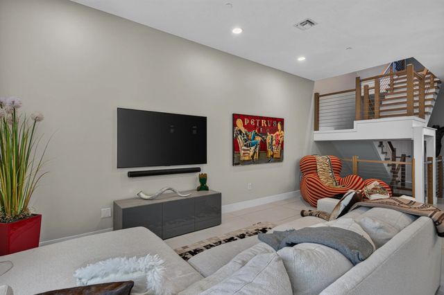 4 of 79 - 3224 Ne 4th Street, Pompano Beach, FL