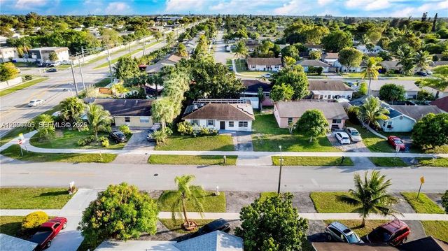 8110 Sw 4th Place, North Lauderdale