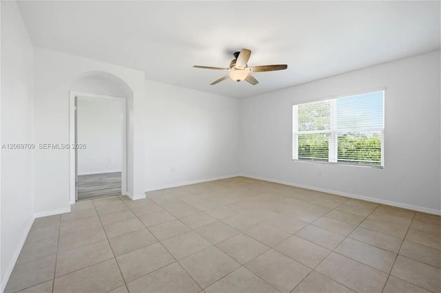 4 of 39 - 10288 Silver Pond Lane, Lehigh Acres, FL
