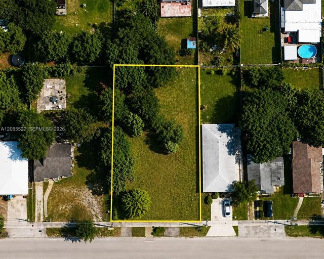 3143 Nw 52nd Street, Miami