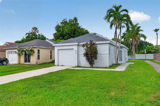2 of 28 - 941 Sw 7th Place, Florida City, FL