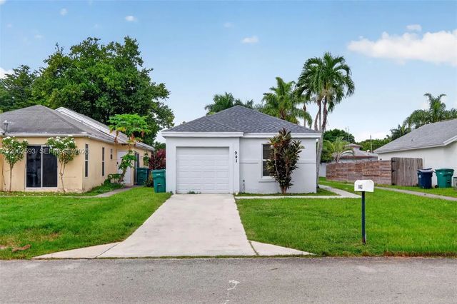 3 of 28 - 941 Sw 7th Place, Florida City, FL
