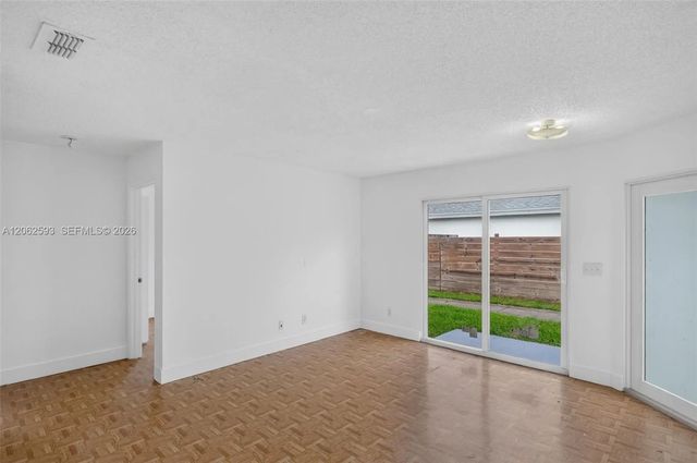 5 of 28 - 941 Sw 7th Place, Florida City, FL