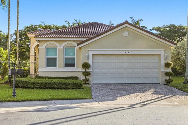 1514 Winterberry Lane, Weston