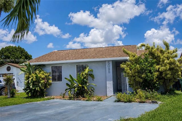 2 of 23 - 5095 Nw 195th Lane, Miami Gardens, FL
