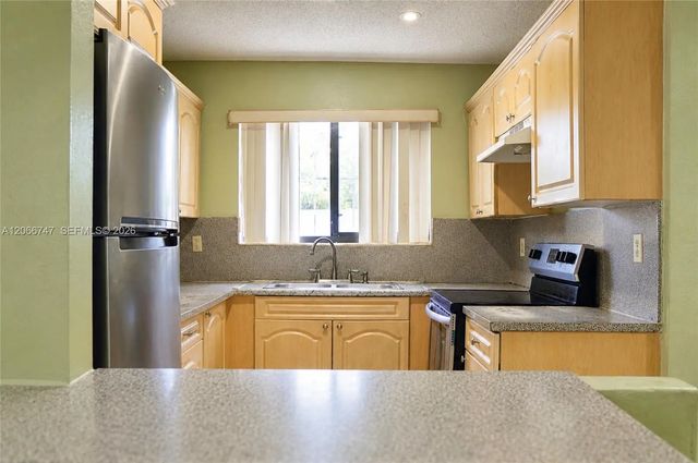 4 of 23 - 5095 Nw 195th Lane, Miami Gardens, FL