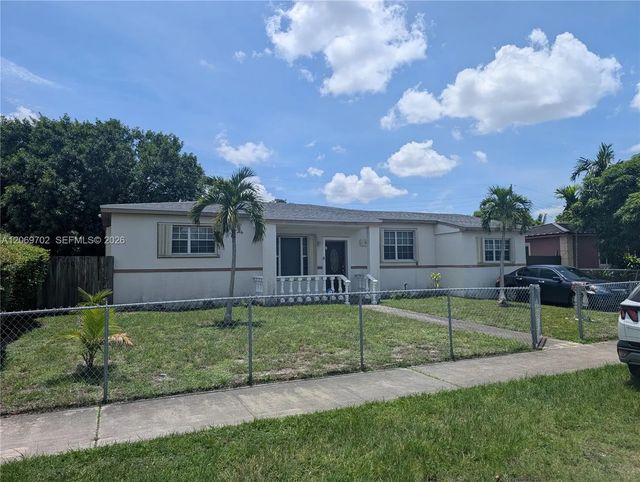 560 Nw 184th Terrace, Miami Gardens