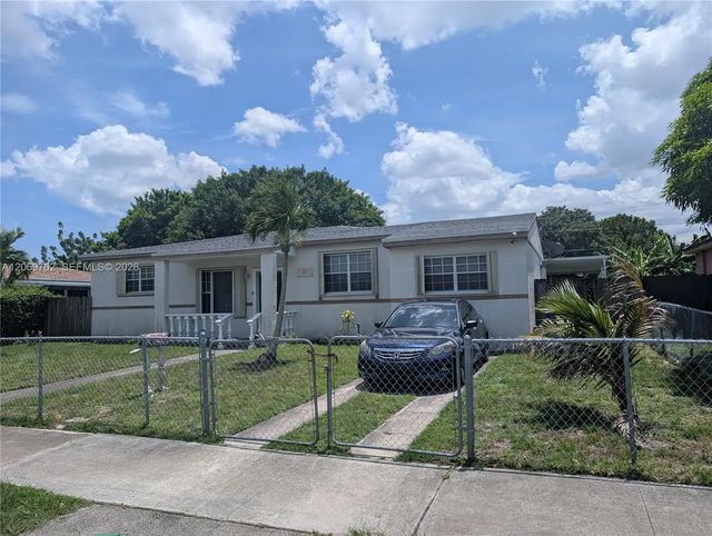 2 of 38 - 560 Nw 184th Terrace, Miami Gardens, FL