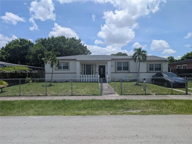 3 of 38 - 560 Nw 184th Terrace, Miami Gardens, FL