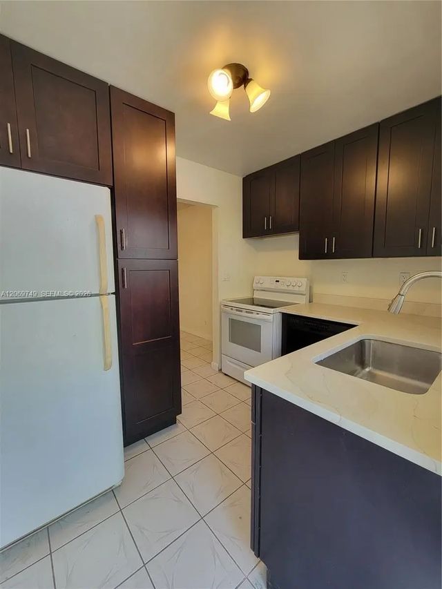 2 of 15 - 1425 Arthur Street #101a, Hollywood, FL