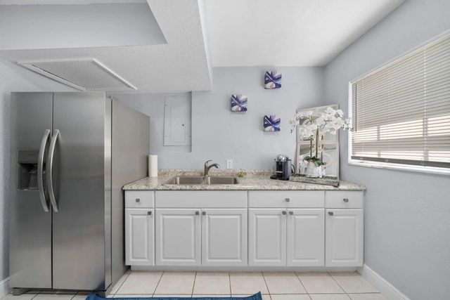 5 of 27 - 4527 Nw 191st Terrace, Miami Gardens, FL