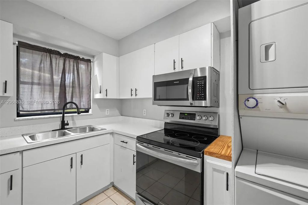 3317 Ne Jeannette Drive #., Jensen Beach