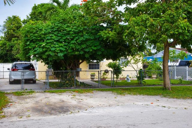 3 of 18 - 371 W 47th Street, Hialeah, FL