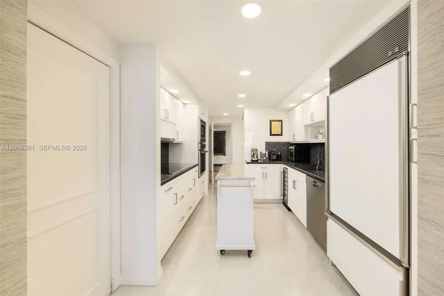 5 of 28 - 2 Grove Isle Drive #b1109, Coconut Grove, FL
