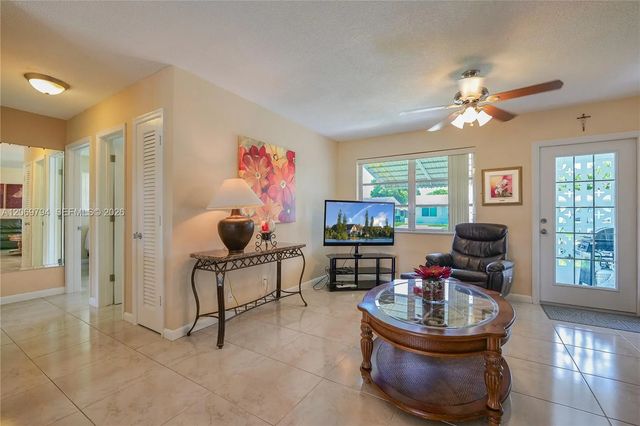 4 of 32 - 4712 Nw 47th Terrace, Tamarac, FL
