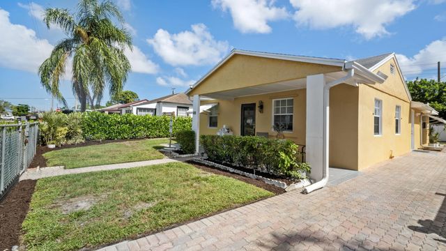 3 of 26 - 625 W 2nd Street, Riviera Beach, FL