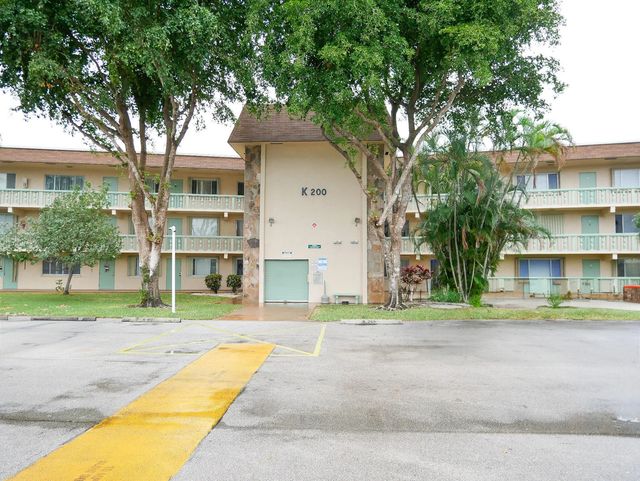 200 Village Green Circle E #k 311, Palm Springs
