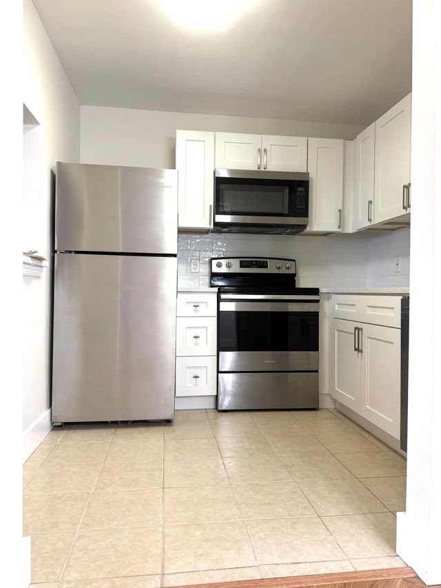 3 of 17 - 200 Village Green Circle E #k 311, Palm Springs, FL
