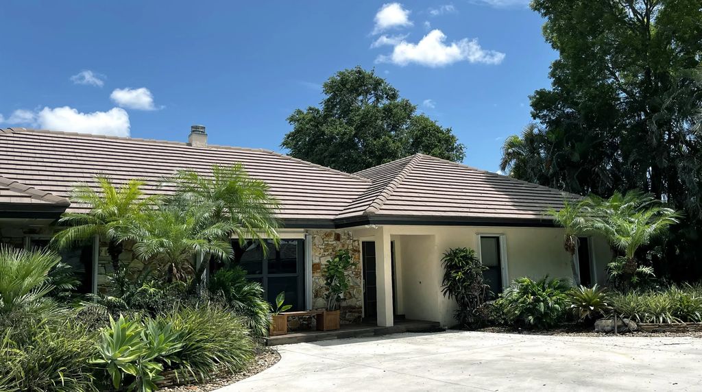 5125 Woodland Lakes Drive, Palm Beach Gardens