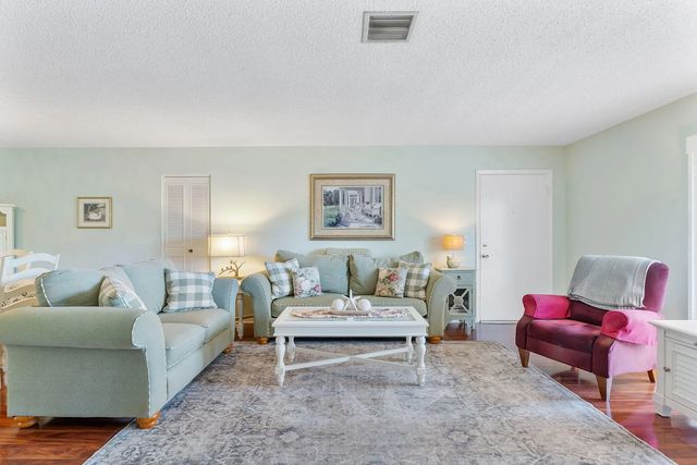 2015 S Seacrest Boulevard #c, Boynton Beach