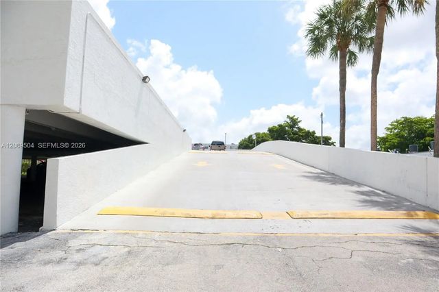 3 of 34 - 13951 Kendale Lakes Circle #310a, Miami, FL