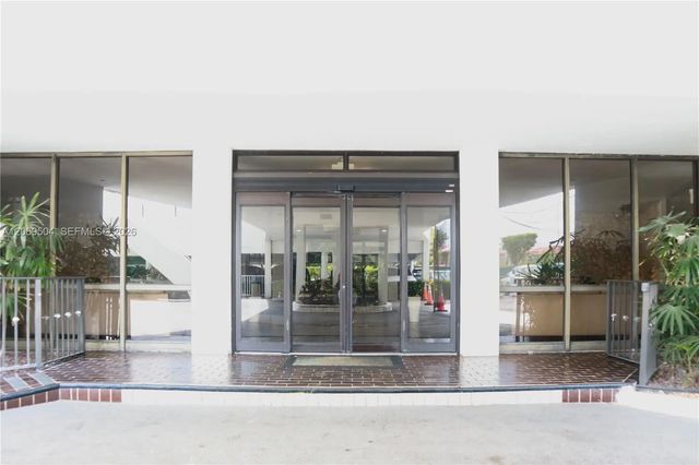 4 of 34 - 13951 Kendale Lakes Circle #310a, Miami, FL