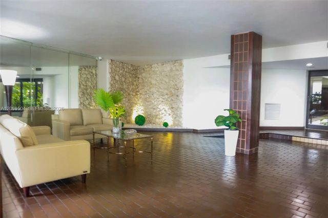 5 of 34 - 13951 Kendale Lakes Circle #310a, Miami, FL